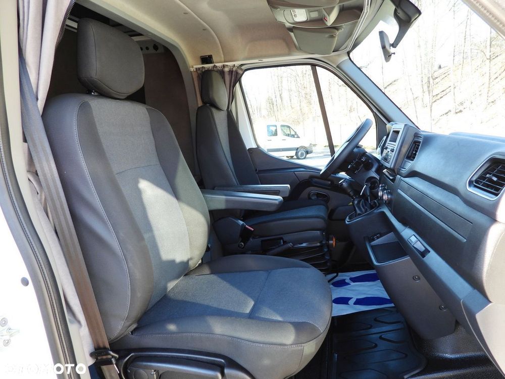 Renault MASTER PLANDEKA 8 PALET WEBASTO TEMPOMAT LEDY KLIMATYZACJA  165KM - 35