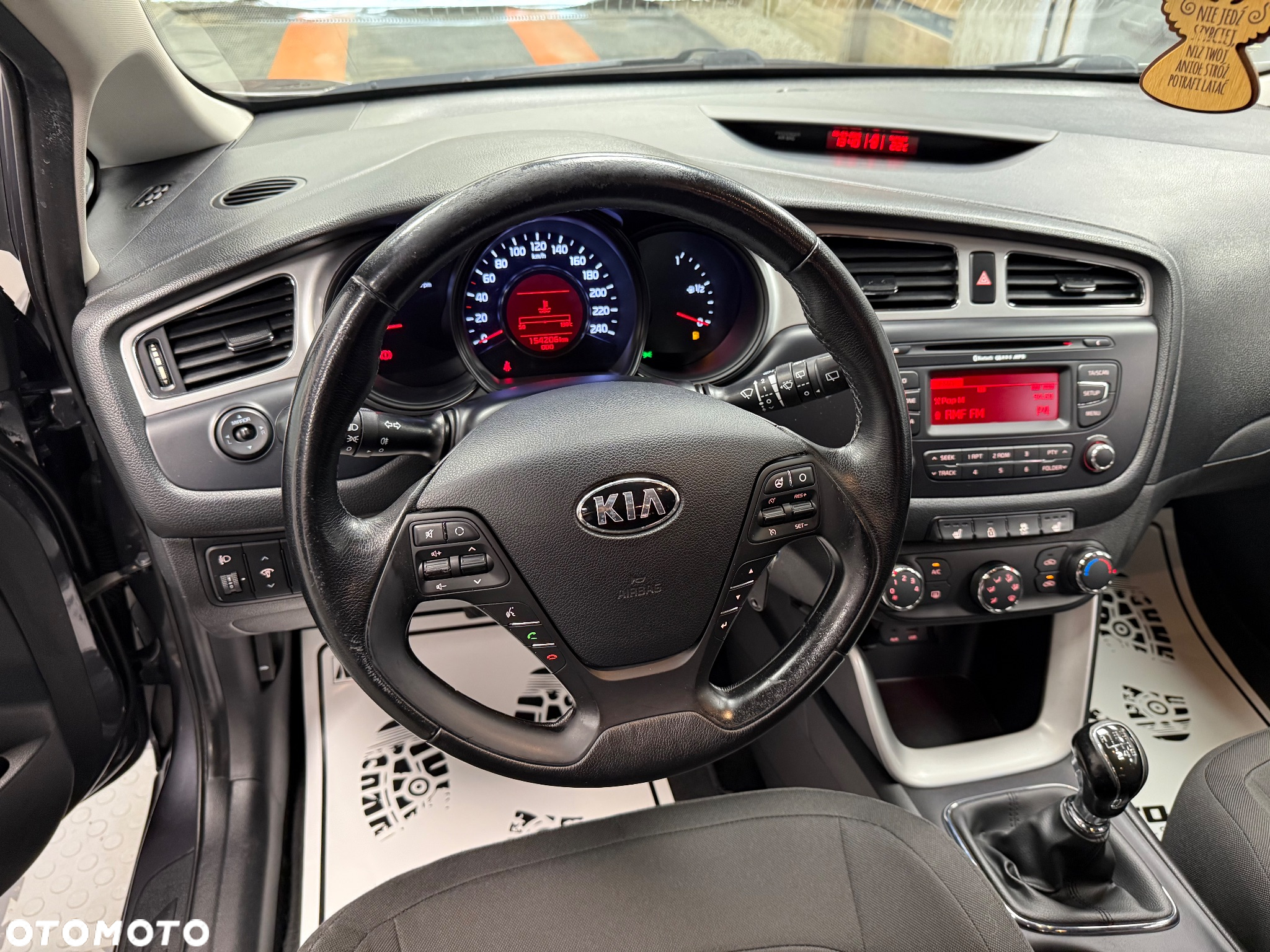 Kia Ceed - 12