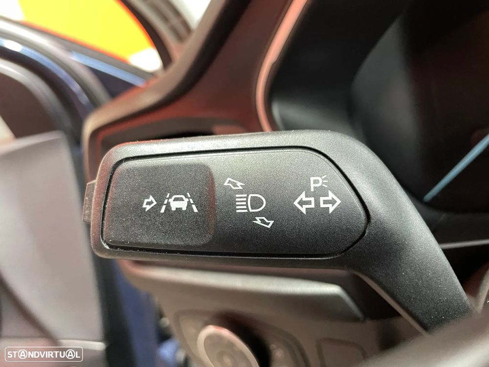 Ford Focus 1.0 EcoBoost S&S ACTIVE DESIGN - 9