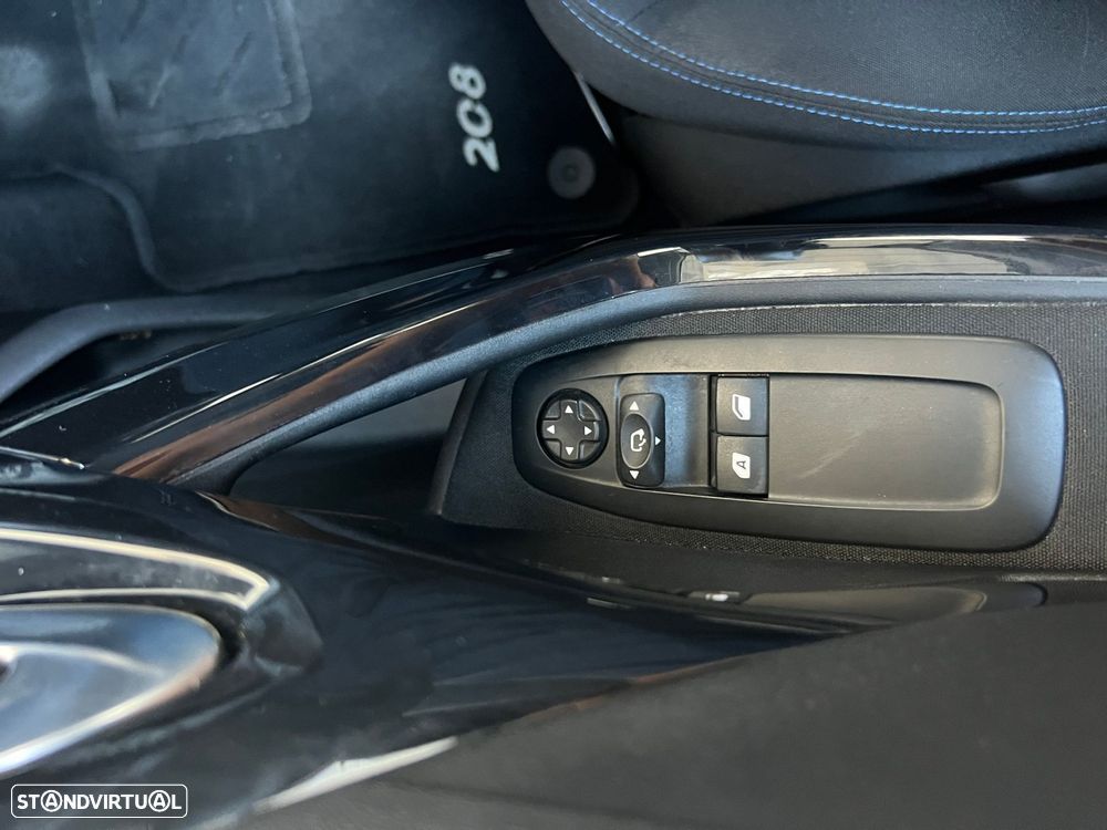 Peugeot 208 1.2 PureTech Signature - 14