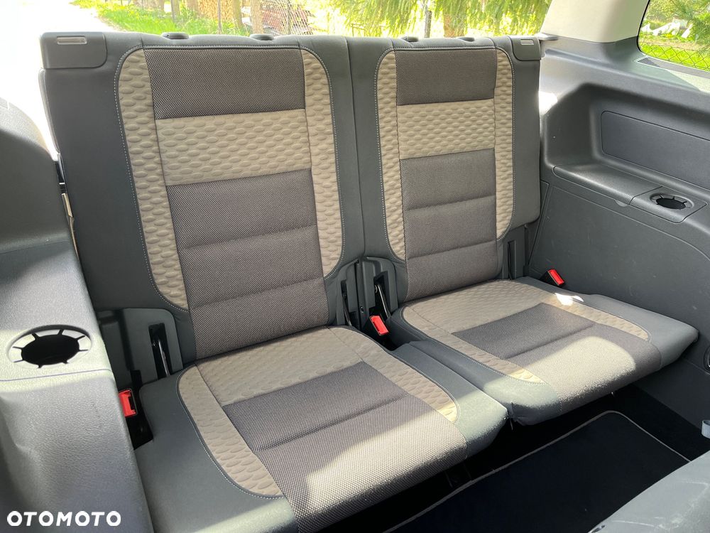 Volkswagen Touran 2.0 TDI DPF DSG Cross - 17