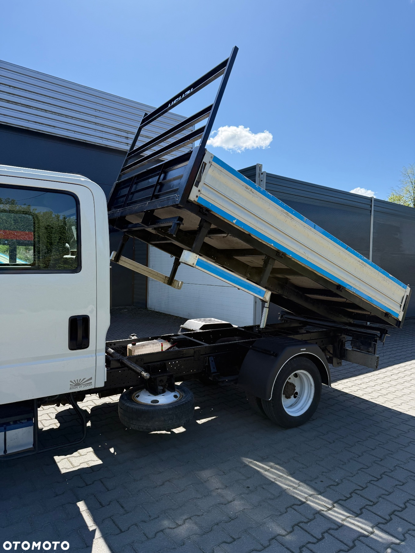 Isuzu N35 - 23