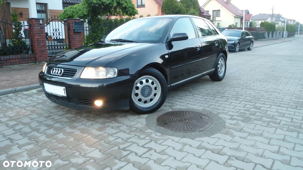 Audi A3 Sportback 1.9 TDI Ambiente - 2