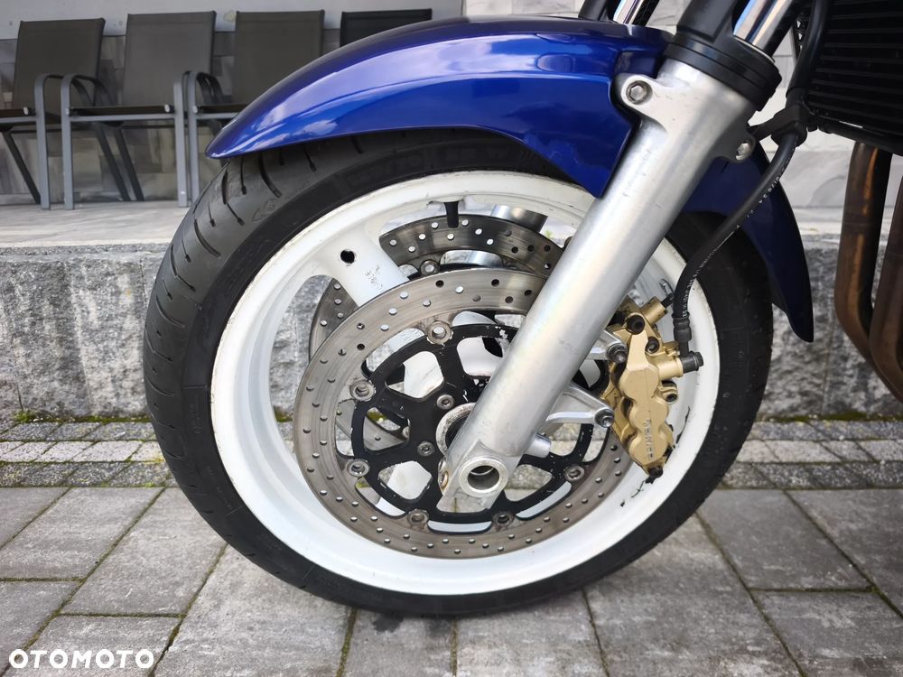 Suzuki GSX - 24
