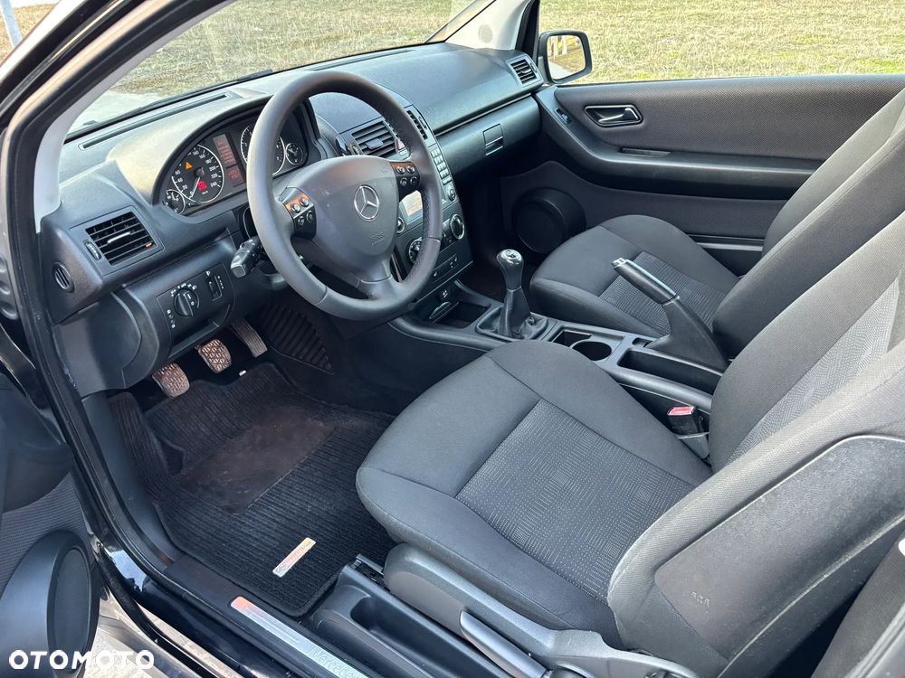 Mercedes-Benz Klasa A 160 BlueEFFICIENCY Elegance Special Edition - 13