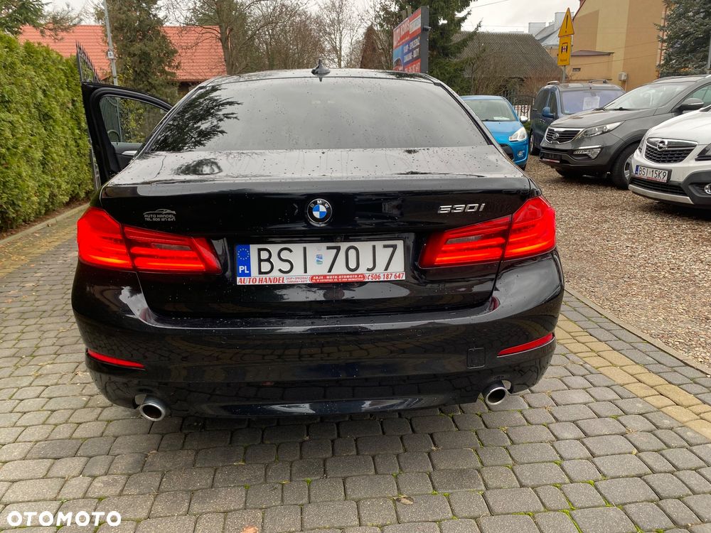 BMW Seria 5 530i Sport Line - 4