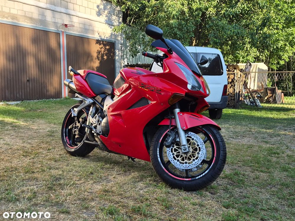 Honda VFR - 4
