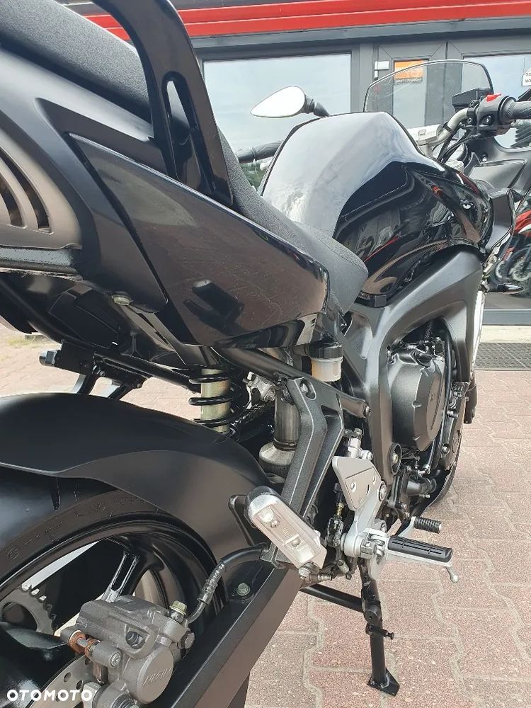 Yamaha FZ6 - 24