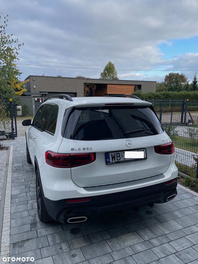 Mercedes-Benz GLB 220 mHEV 4-Matic AMG Line 8G-DCT - 5