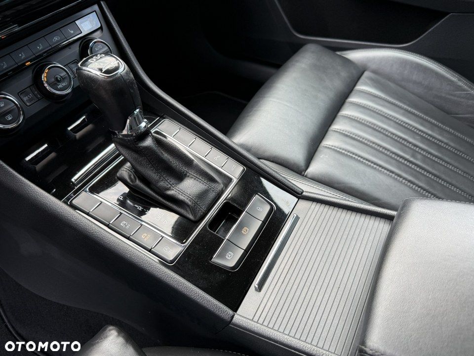 Skoda Superb 2.0 TSI L&K DSG - 29