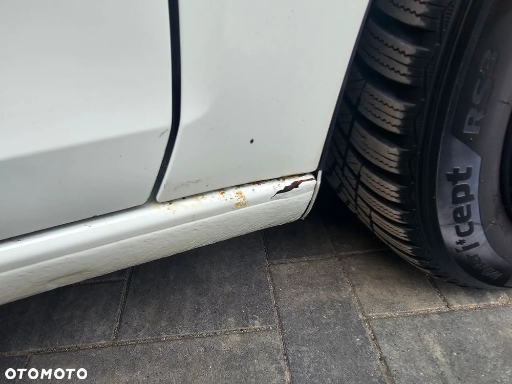 Skoda RAPID 1.6 TDI DPF Ambition - 13