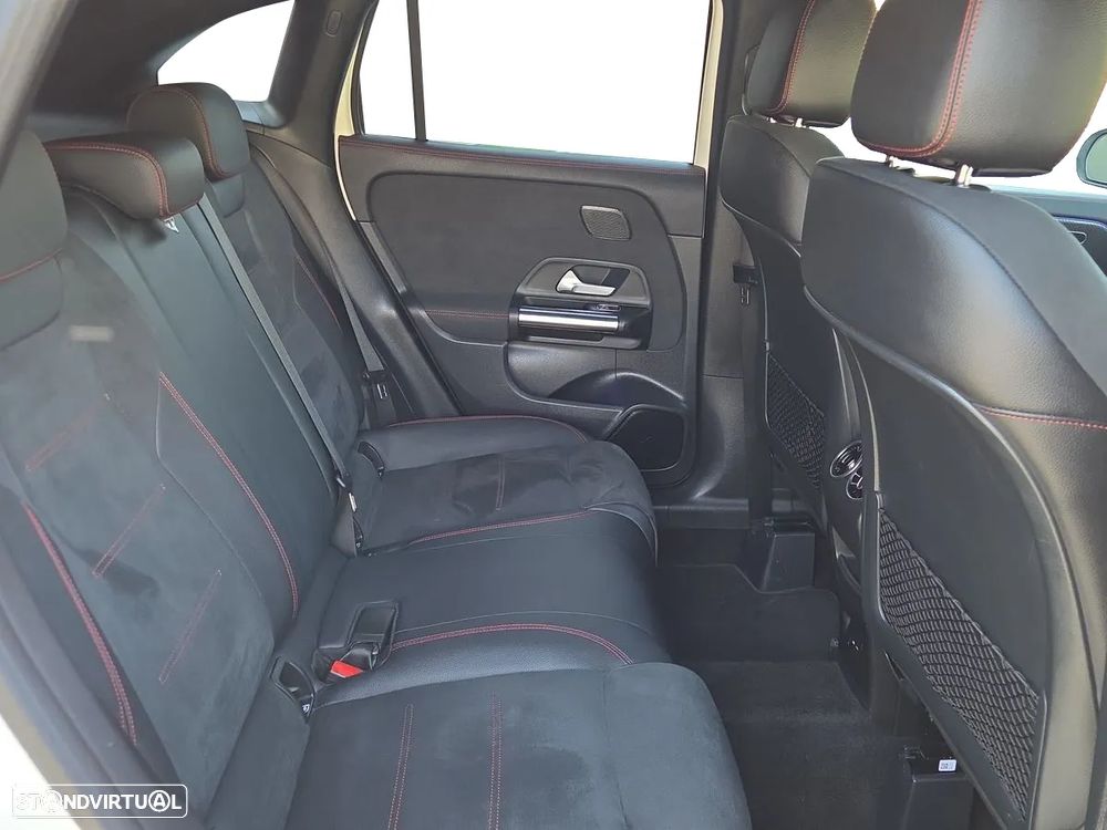 Mercedes-Benz GLA 180 d AMG Line - 23