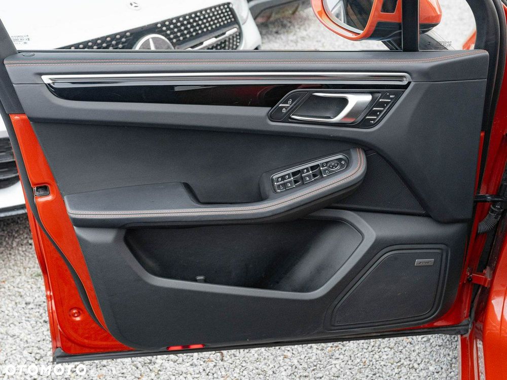 Porsche Macan T - 12