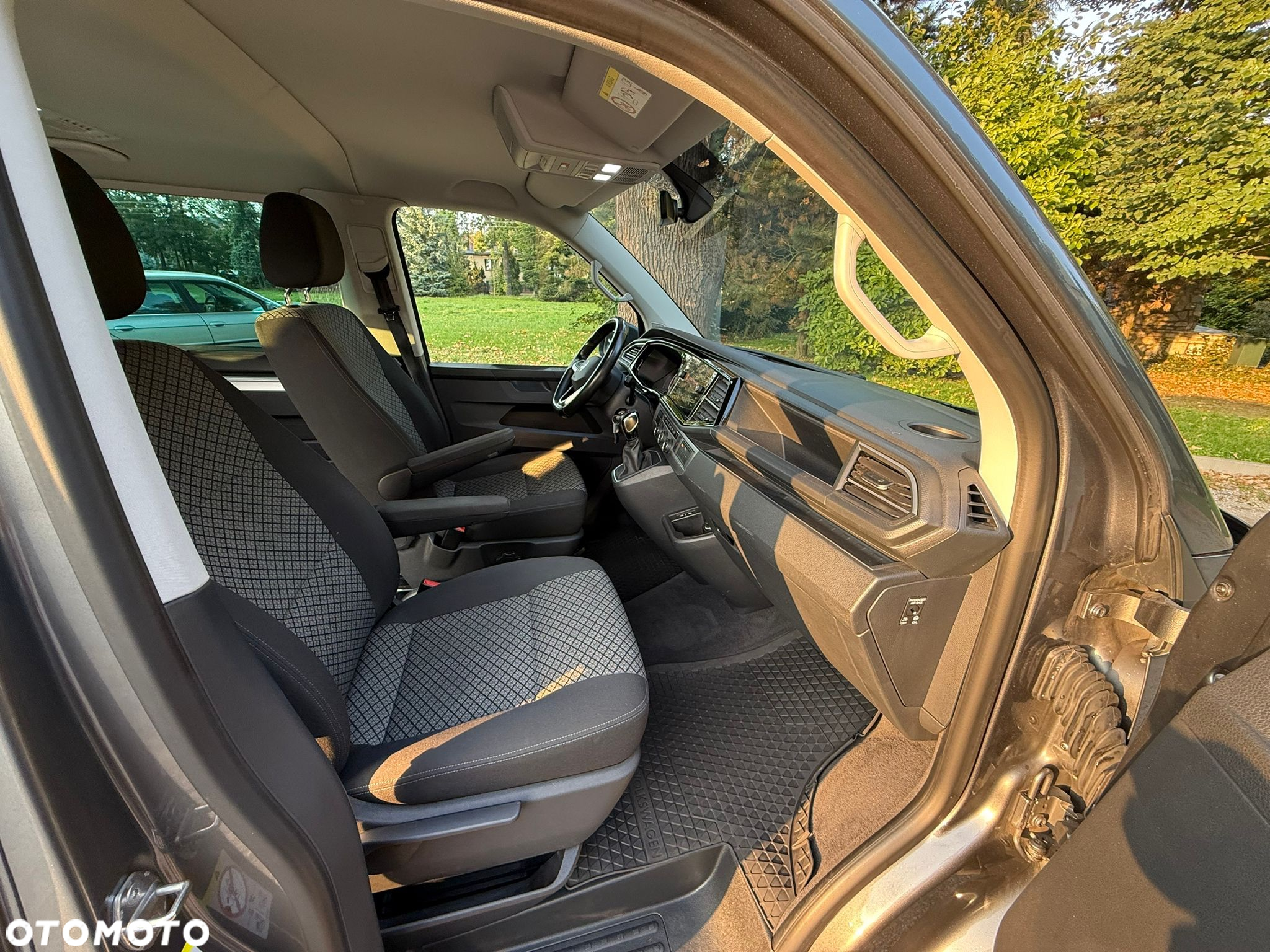 Volkswagen Multivan 6.1 2.0 TDI L1 Trendline DSG - 14