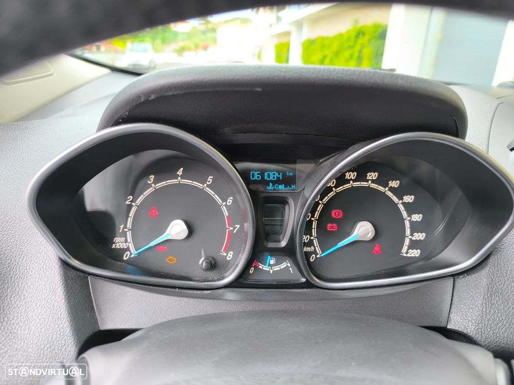 Ford Tourneo Courier 1.0 EcoBoost Titanium - 4