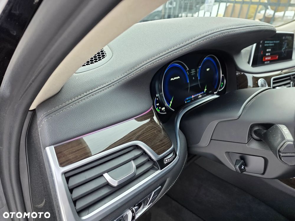 BMW Seria 7 740Li - 31