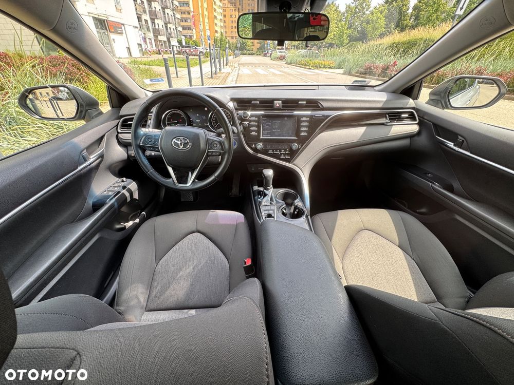 Toyota Camry 2.5 Hybrid Executive CVT - 12