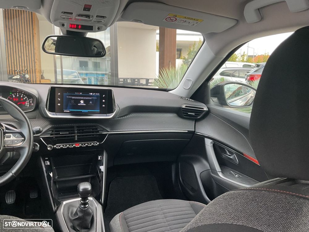 Peugeot 2008 1.2 PureTech Active Pack - 32