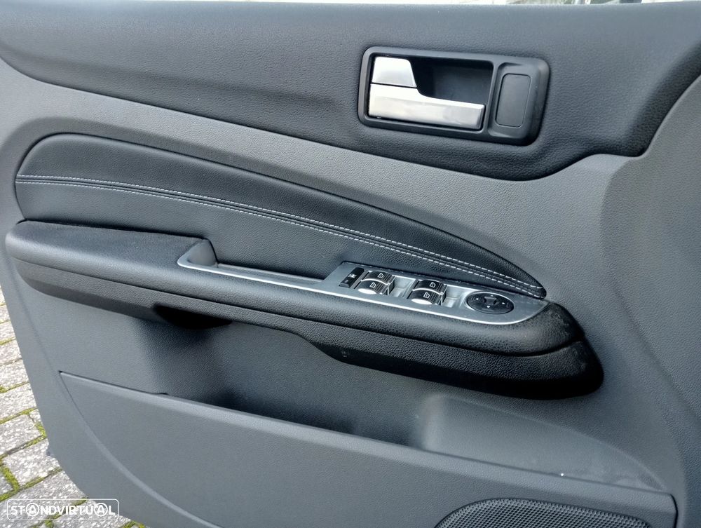 Ford Focus SW 1.6 TDCi Titanium - 14