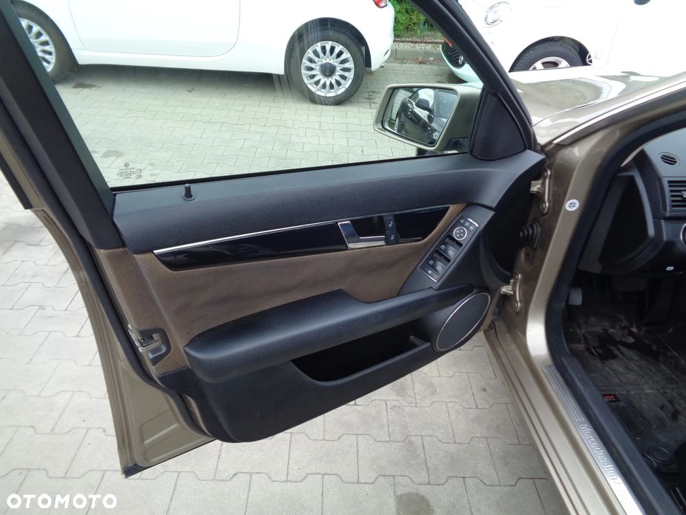 Mercedes-Benz Klasa C 200 CDI DPF Automatik Elegance - 8
