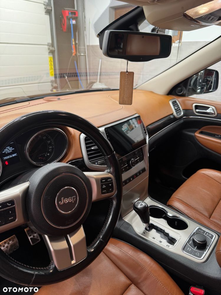 Jeep Grand Cherokee 5.7 V8 HEMI Overland Summit - 11