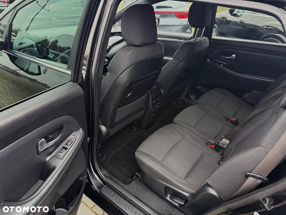 Kia Carens 1.7 CRDi 115 Dream-Team Edition - 9