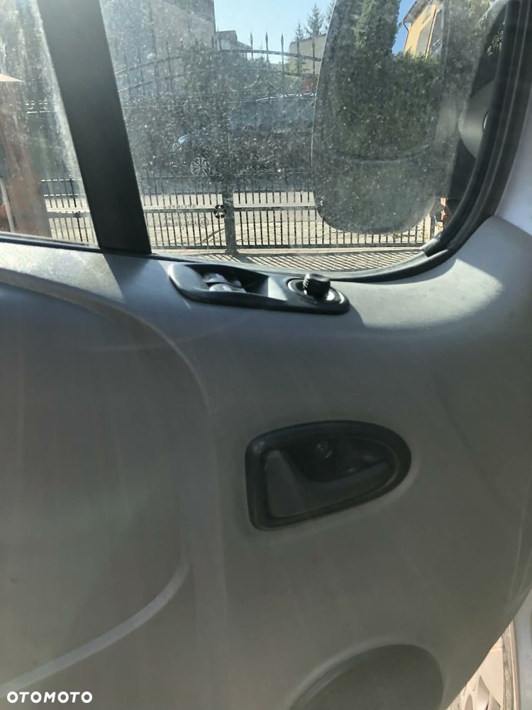 Renault Trafic - 10