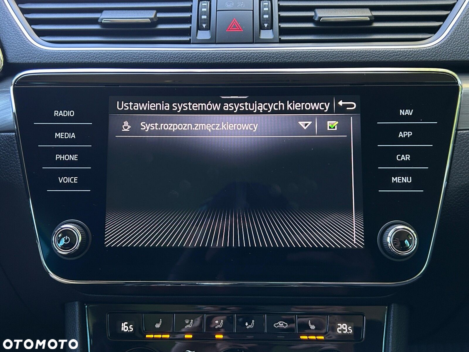 Skoda Superb 2.0 TSI Style DSG - 33