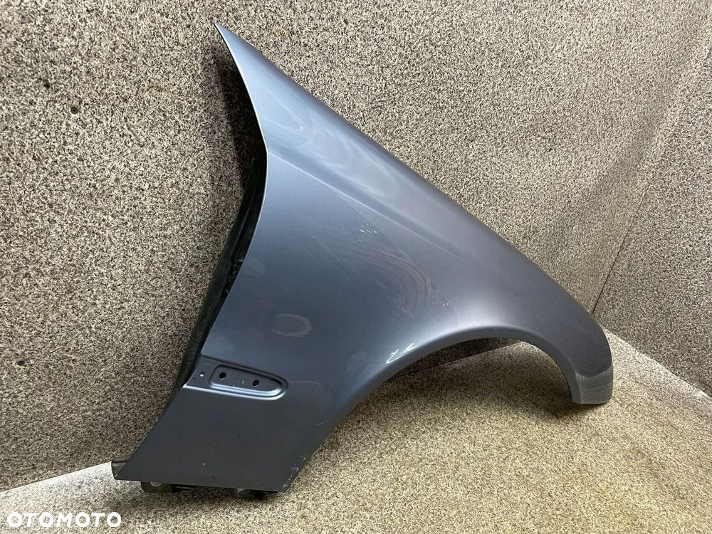 Blotnik prawy przod przedni Mercedes W211 C353 353U TEALLITE BLUE METALLIC - 3