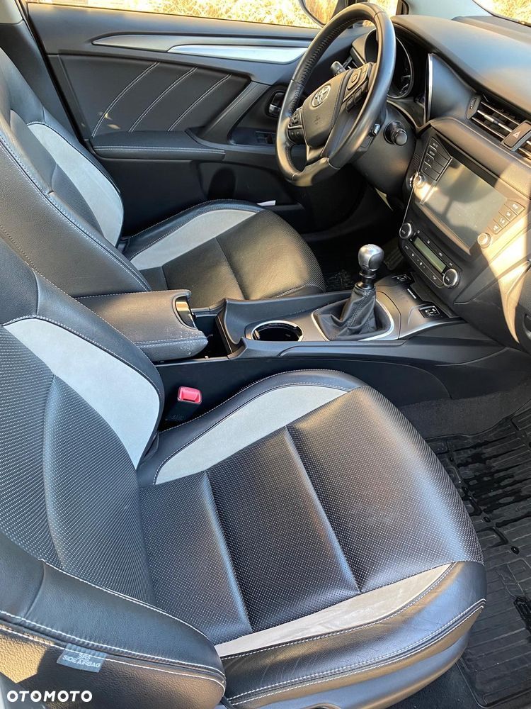 Toyota Avensis 1.8 Prestige - 10