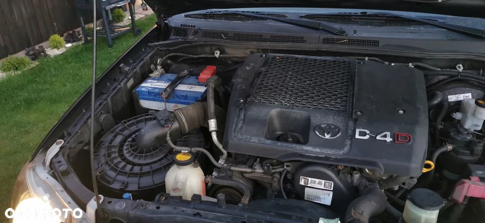 Toyota Hilux 2.5 D-4D DLX + - 9