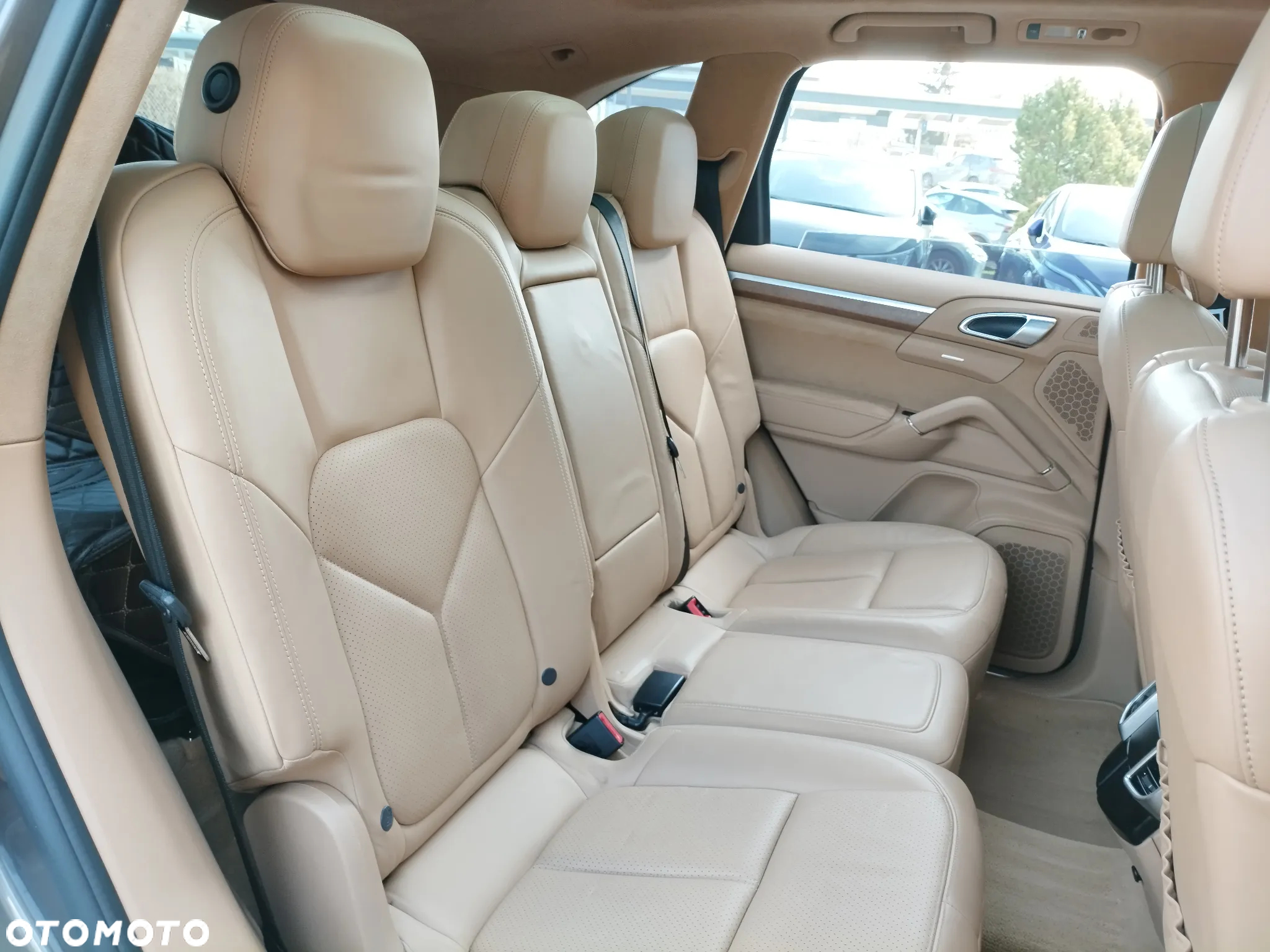 Porsche Cayenne GTS - 17