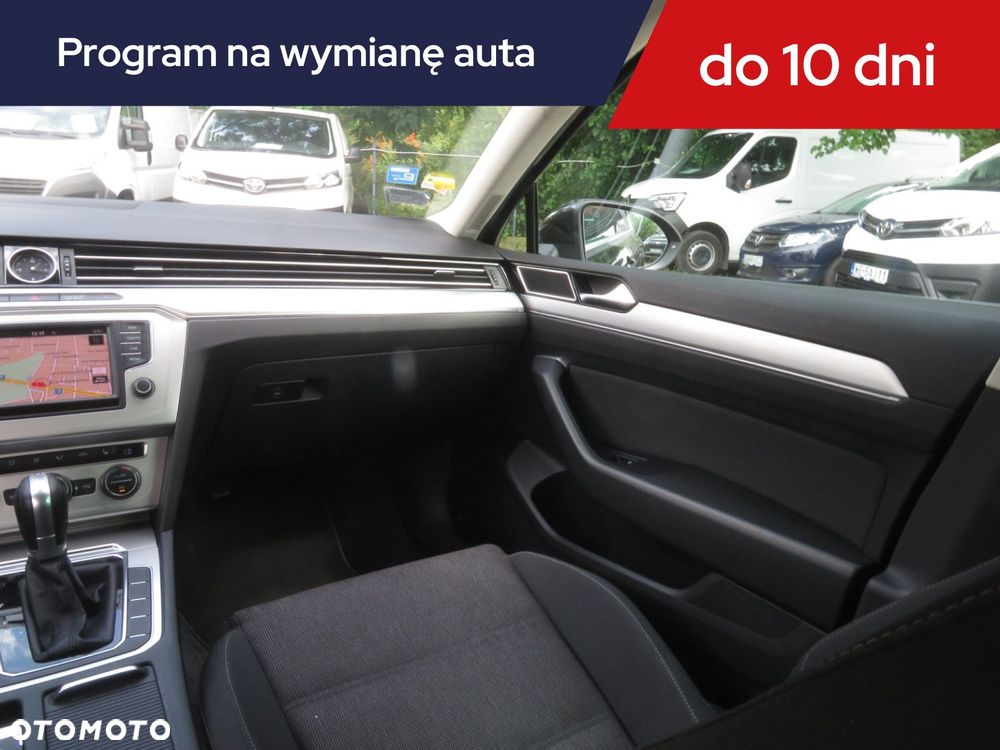 Volkswagen Passat - 10