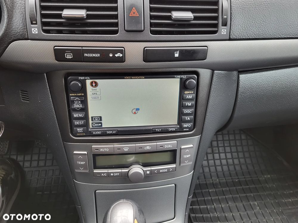 Toyota Avensis 1.8 VVT-i Executive - 23