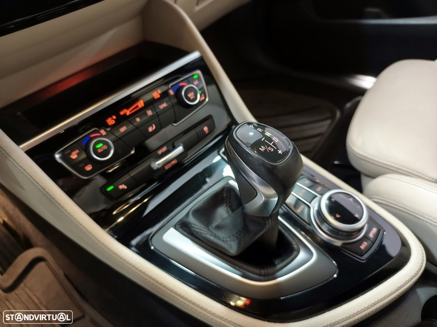 BMW 218 Gran Tourer d Line Luxury Auto - 32