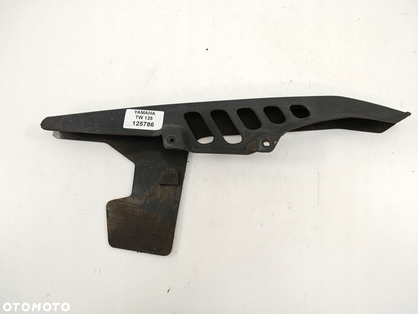 YAMAHA TW 125 OSŁONA ŁAŃCUCHA - 1