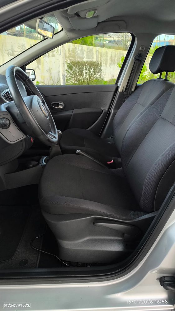 Renault Clio 1.2 16V Dynamique - 29