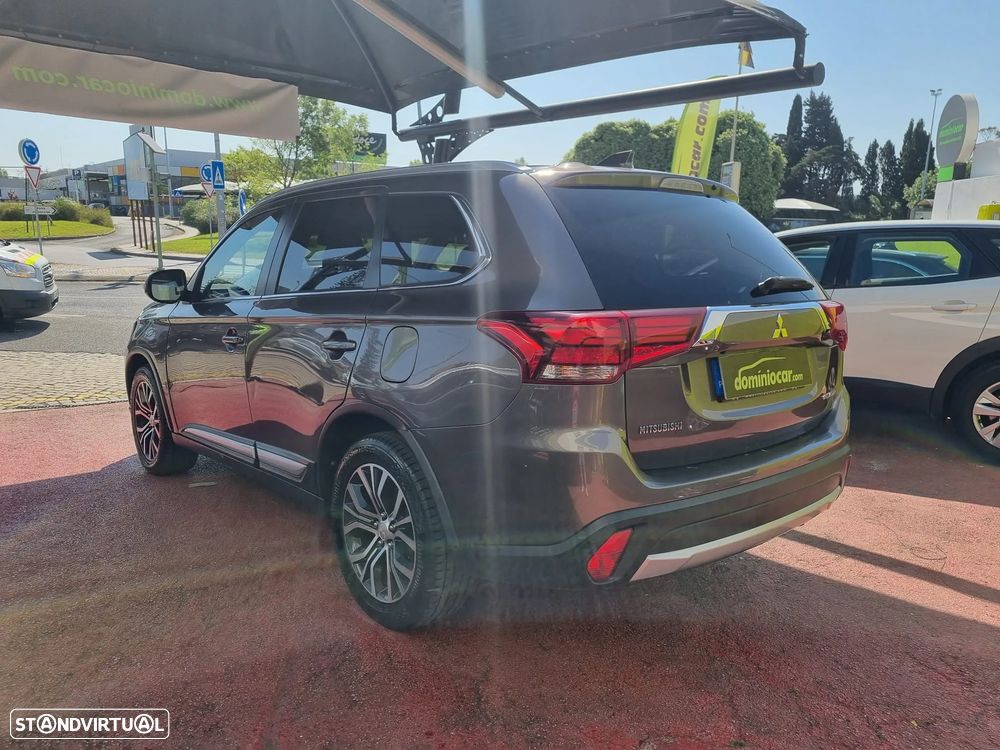 Mitsubishi Outlander 2.2 DI-D Intense - 12