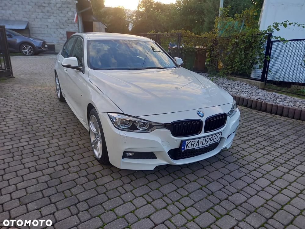 BMW Seria 3 318d M Sport Shadow - 23