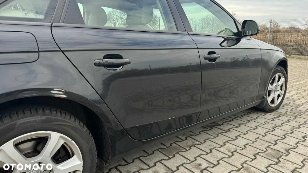 Audi A4 Limousine - 4