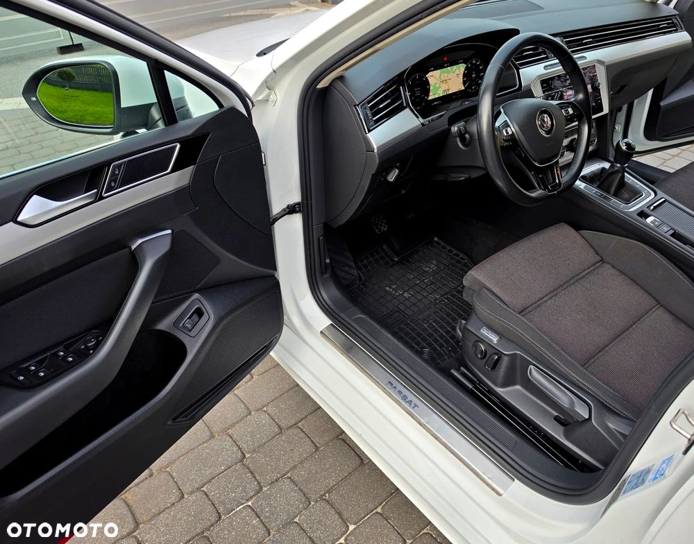 Volkswagen Passat - 21