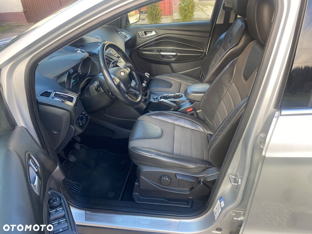 Ford Kuga 2.0 TDCi 2x4 Titanium - 18