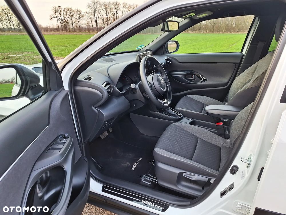 Toyota Yaris Cross 130 1.5 VVT-i Team Deutschland - 6