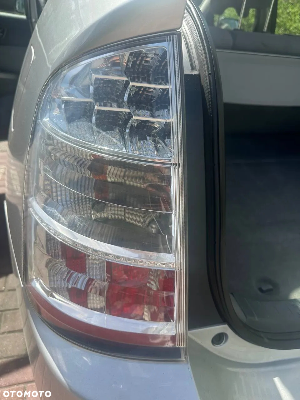 Toyota Prius - 25