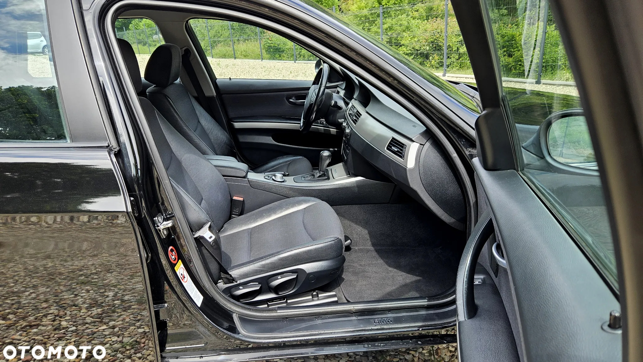 BMW Seria 3 318i Touring - 37