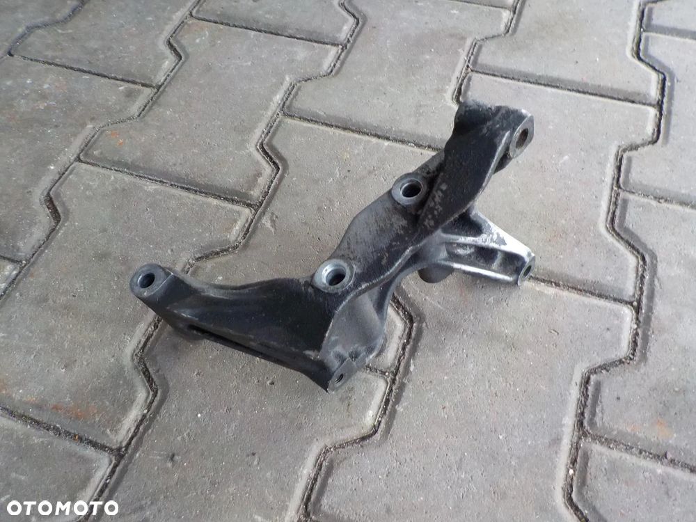 CRAFTER 2.5TDI ŁAPA SPRĘŻARKI KLIMATYZACJI 076260885 - 3