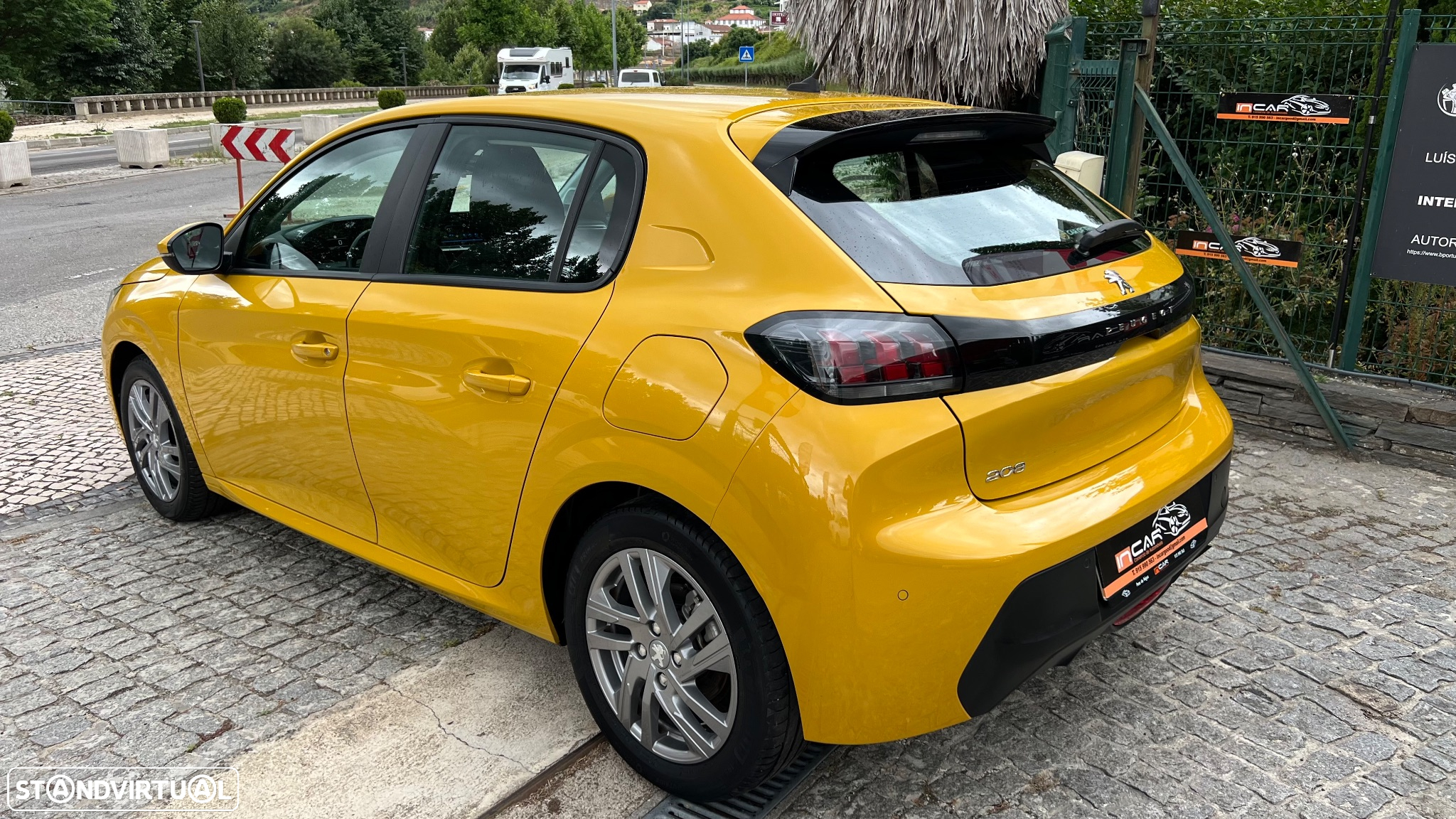 Peugeot 208 1.2 PureTech Allure Pack - 4