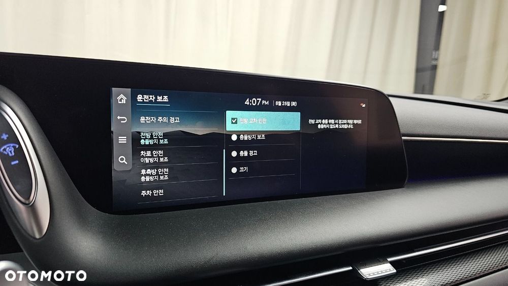 Genesis G90 - 29