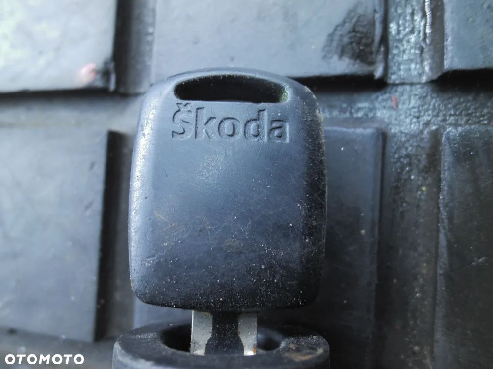 STACYJKA KLUCZYK SKODA FABIA 4B0905851C POSIADAM 3 SZTUKI - 3