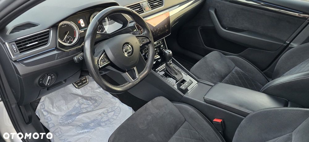 Skoda Superb 2.0 TDI SCR Sportline DSG - 8